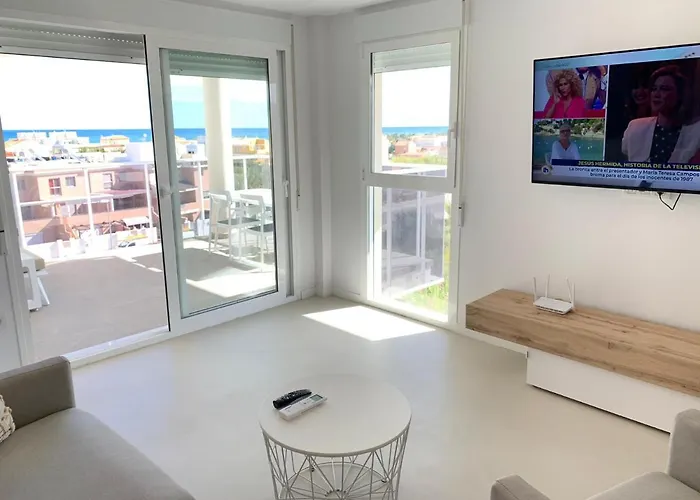 Beautiful Apartment With Pool Near The Beach